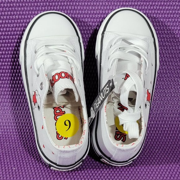 New Peanuts Snoopy Hearts Lace-Up Canvas Kids Sneakers - Picture 6 of 7